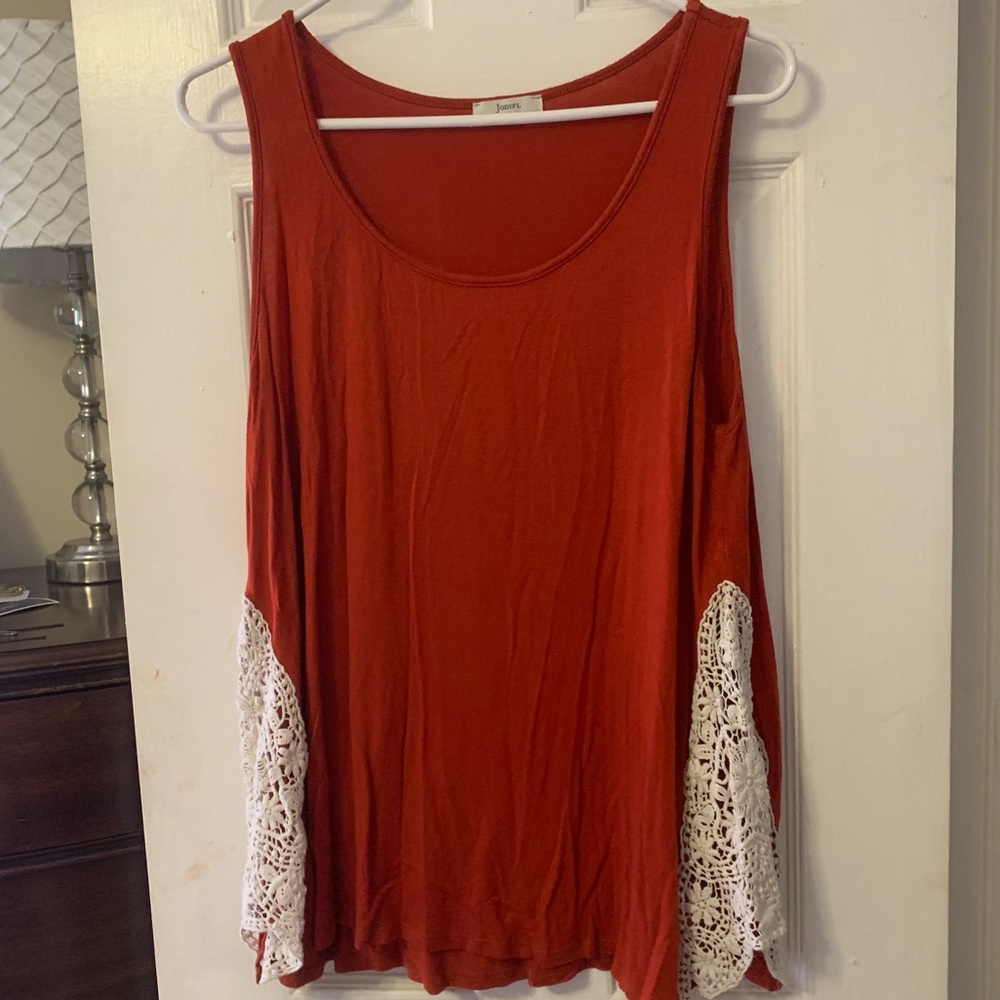 Rust color tank